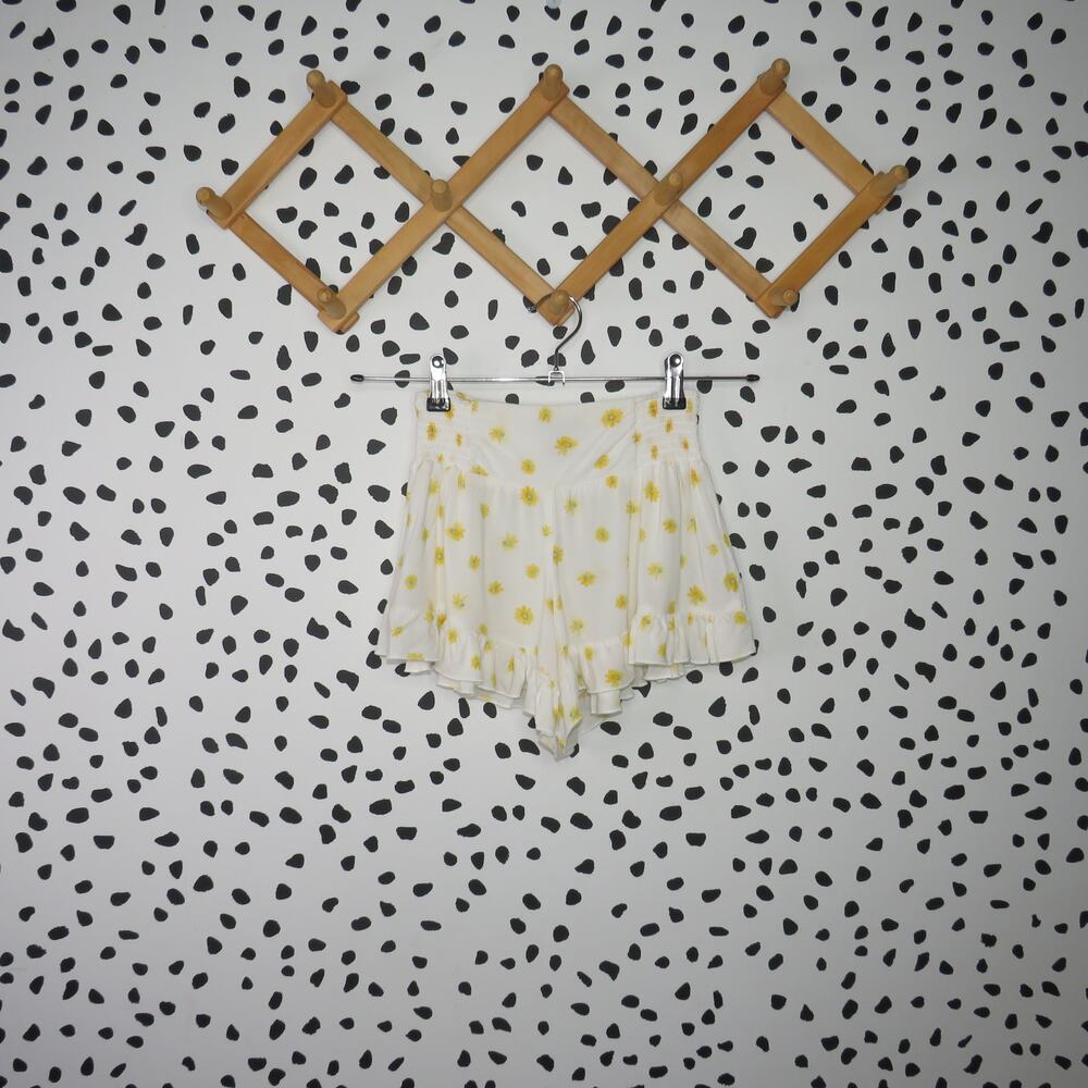 Forever 21 Kids White Yellow Daisy Floral Print Ruffle Girls Shorts